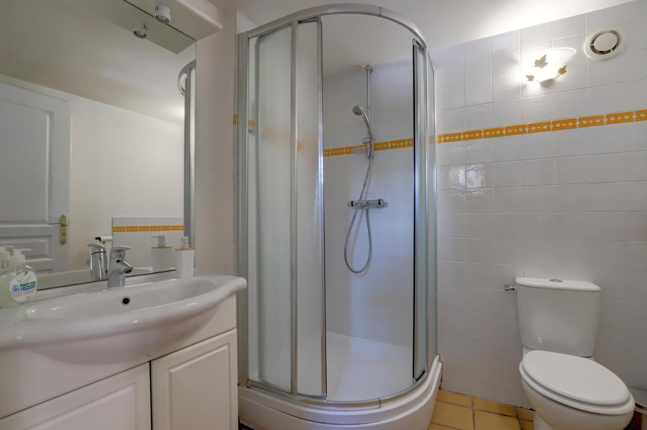 Gite La Grappe Occitane - 14 Personnes - Piscine Privee アンブル エクステリア 写真